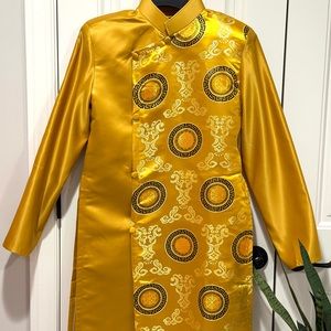 Men Vietnamese traditional dress